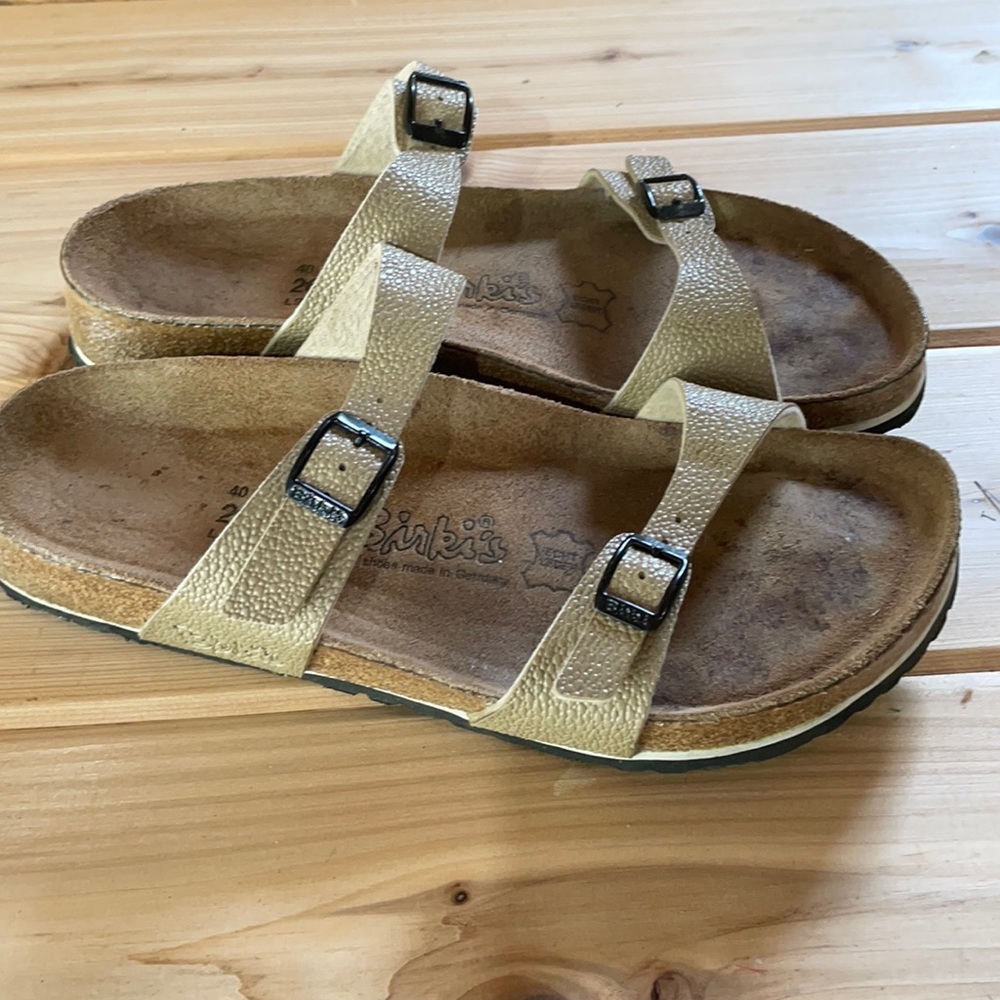 Gold/Taupe colored Birki’s sandals